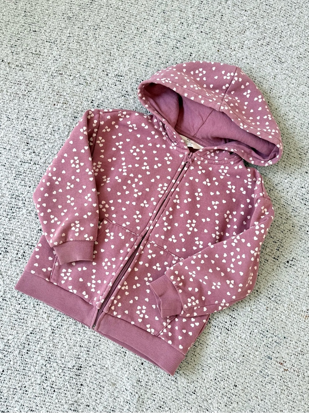 H&M Girls Mauve Zip Hoodie with White Heart Print 5T / 6